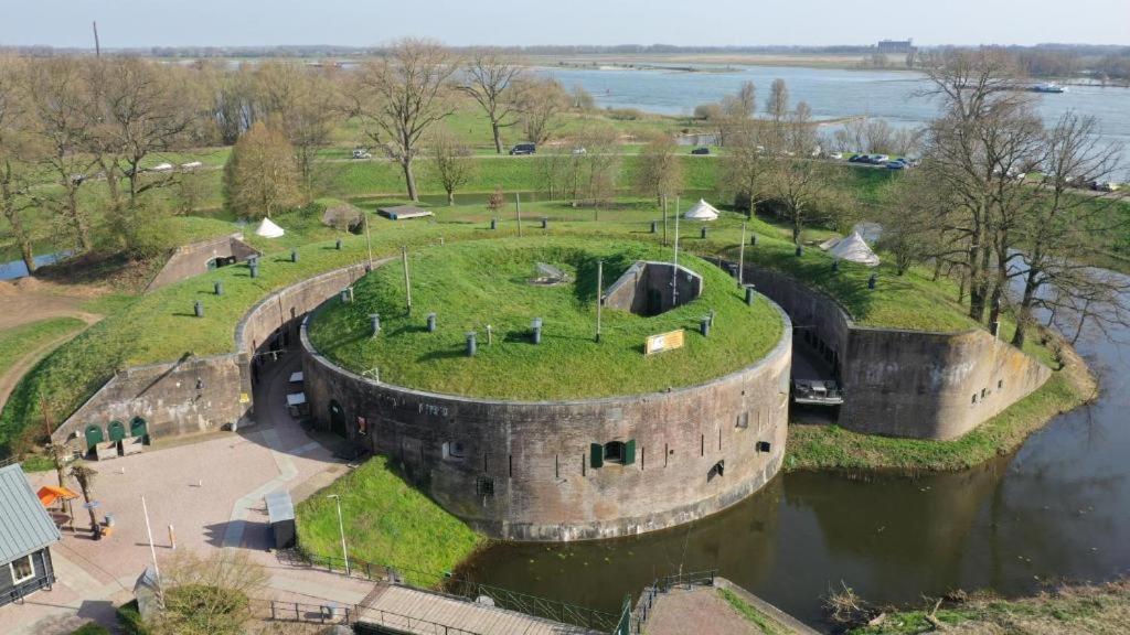 Fort Vuren Екстериор снимка